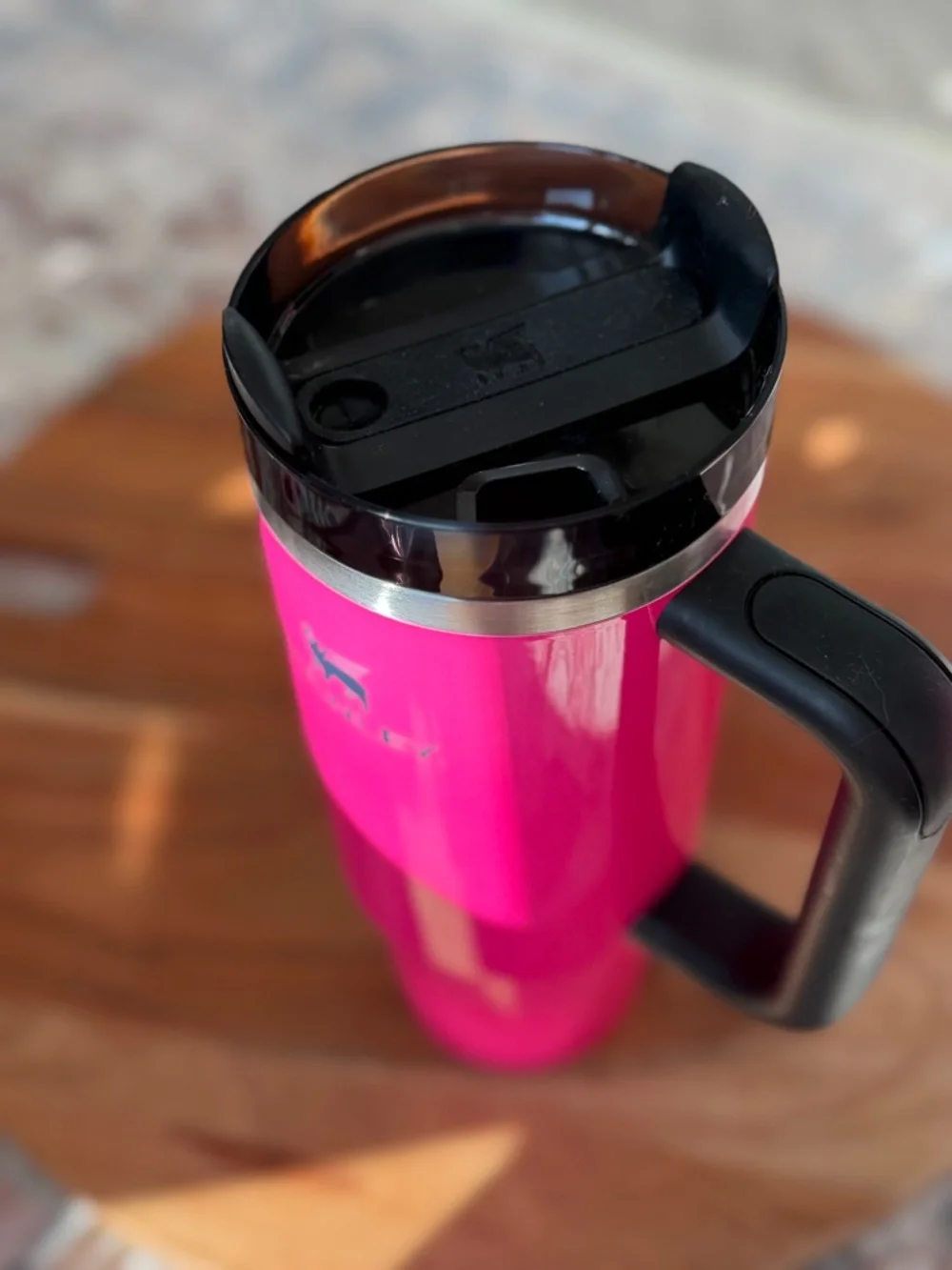 Stanley Bright Pink Travel 30 oz Tumbler with Black Lid and Handle + Pink Straw - Picture 4 of 16